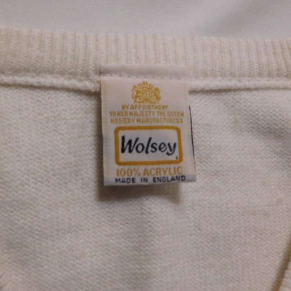 Wolsey V Neck White Sweater with Northern Ireland Logo - Picture 3 of 6